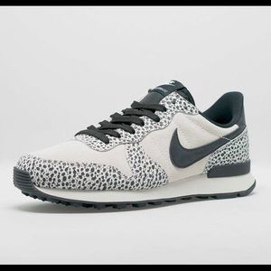 nike internationalist leopard print